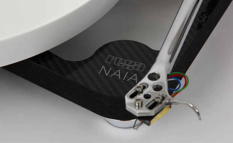 REGA NAIA - Table tournante de référence avec cartouche Aphelion 2