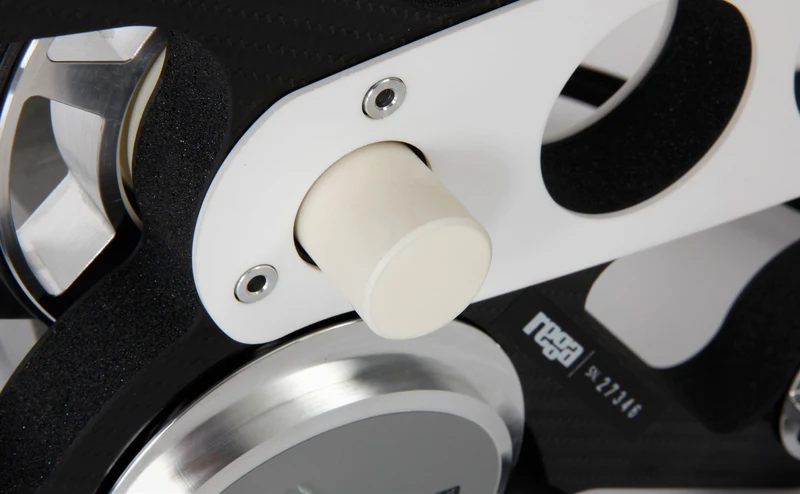 REGA NAIA - Table tournante de référence avec cartouche Aphelion 2