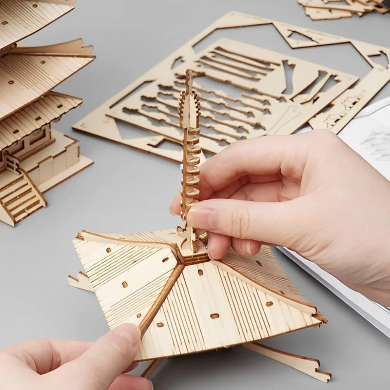 Kit de construction en bois de pagode à cinq étages