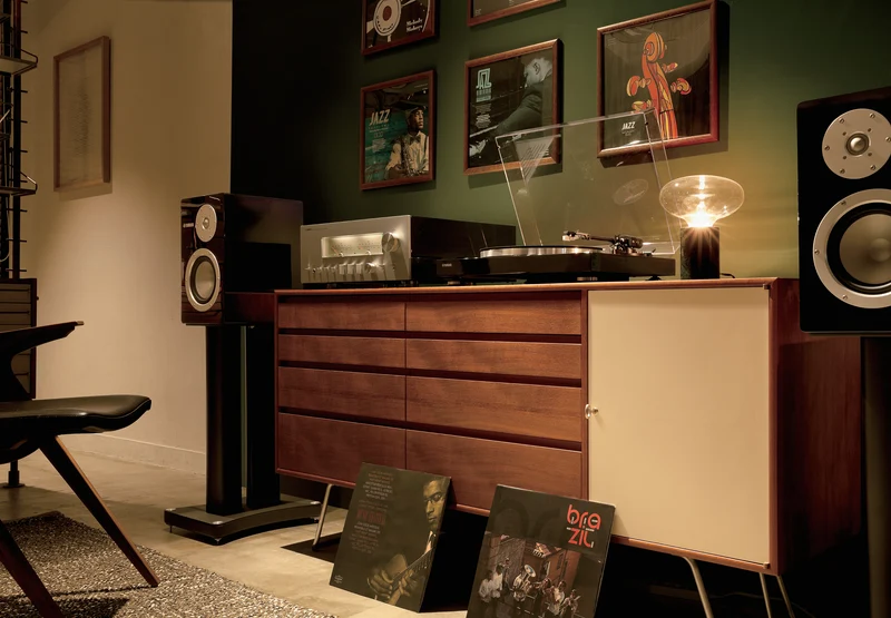 Yamaha AS3200 - Amplificateur stéréo intégré 100Watts par canal, entrée phono, HP A/B