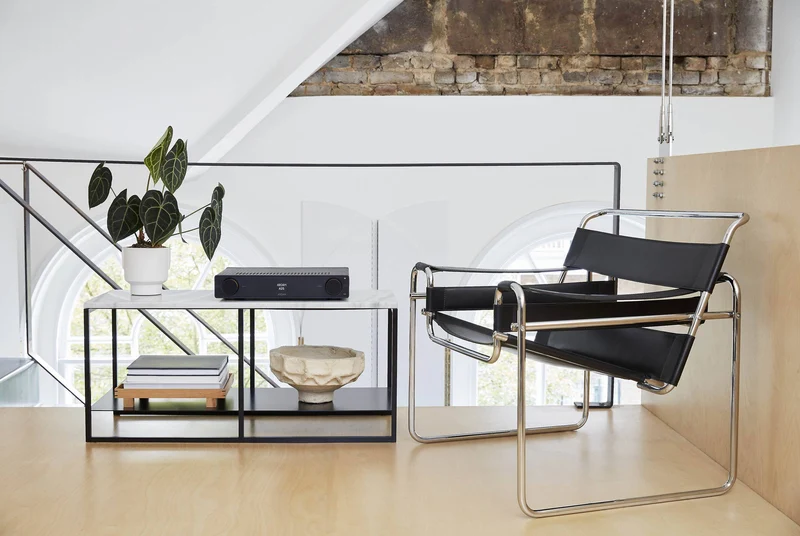 ARCAM A25 - Amplificateur stéréo intégré 100 Watts par canal (Boîte ouverte)