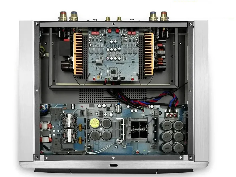 NAD M23 V2 - Amplificateur de puissance 200Watts/Canal (Disponible octobre)