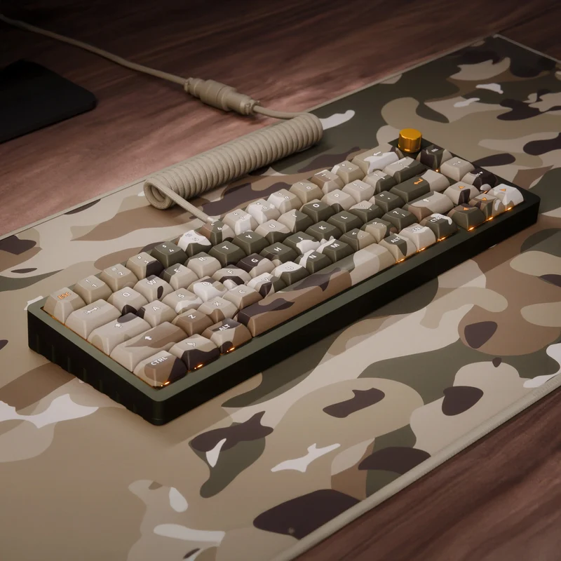 Le clavier DeltaForce 65