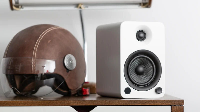 Kanto YU4 - Haut-parleurs d'étagère amplifiés 70W Bluetooth® Phono