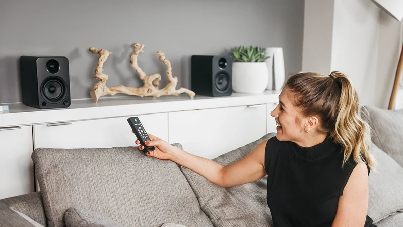 Kanto YU4 - Haut-parleurs d'étagère amplifiés 70W Bluetooth® Phono