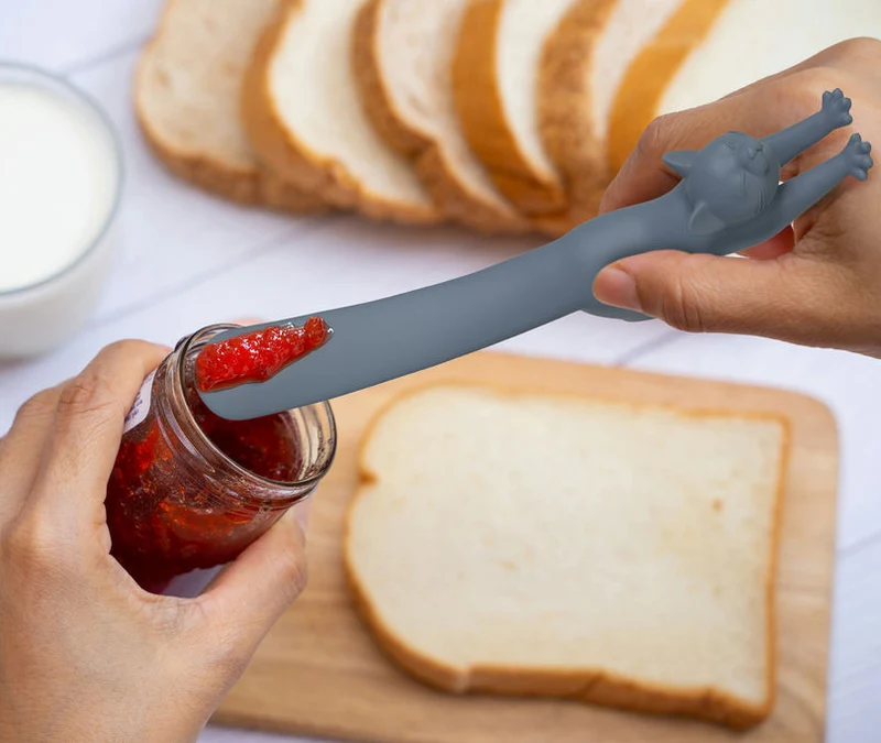 Spatule de petit déjeuner pour chaton