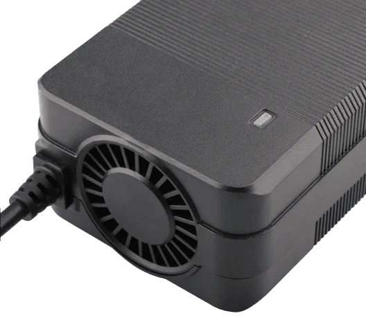 Chargeur 54.6v 3A Connecteur rond 5.5 x 2.5mm