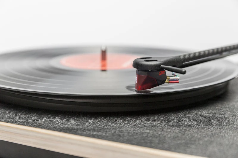 ortofon 2MRed - Cartouche à aimant mobile (Moving Magnet MM) doté d'un diamant elliptique