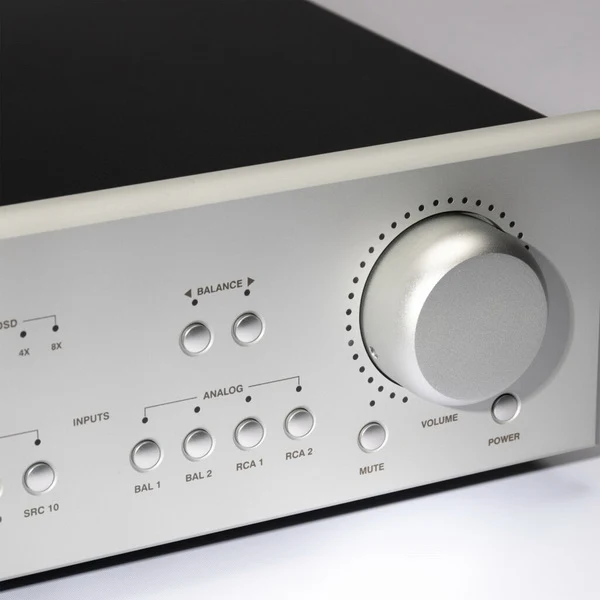 Bryston BR20 - Préamplificateur Stéréo avec lecteur réseau/DAC