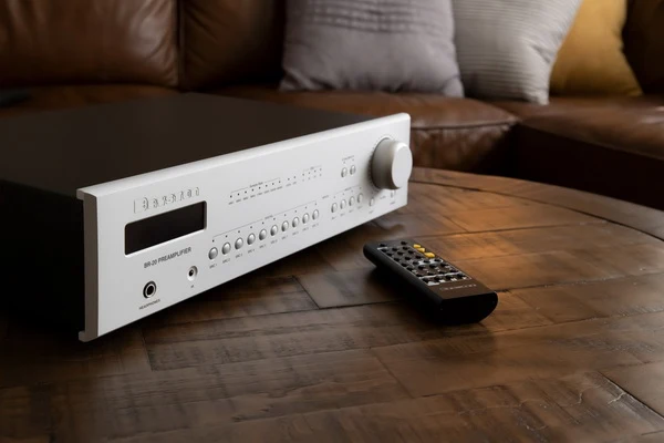 Bryston BR20 - Préamplificateur Stéréo avec lecteur réseau/DAC