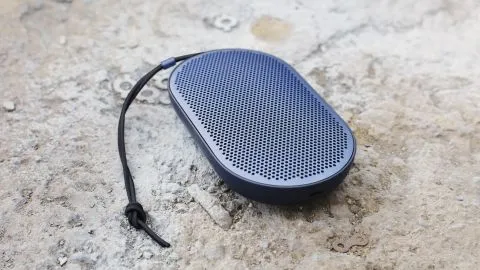 Bang & Olufsen Beoplay P2 - Enceinte Bluetooth haut de gamme vous offre l’exceptionnelle Signature Sonore Bang & Olufsen.