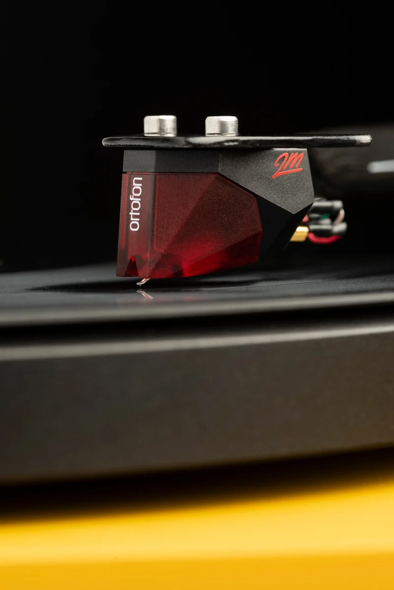 Pro-Ject Debut Carbon EVO-N - Table tournante de conception parfaite finition Piano Noir