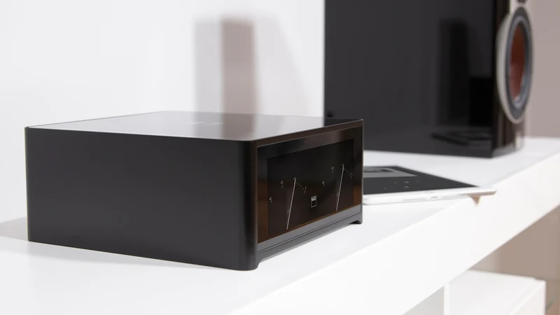 NAD M10 V2 - Amplificateur stéréo 100W/C, DAC ESS 32 Bits