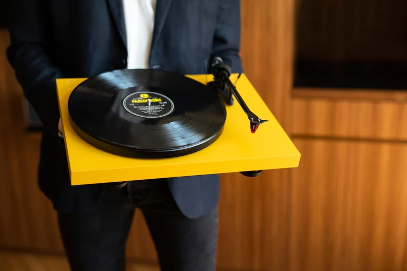 Pro-Ject Debut Carbon EVO - Table tournante de conception parfaite
