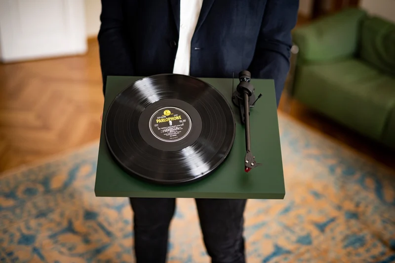 Pro-Ject Debut Carbon EVO - Table tournante de conception parfaite