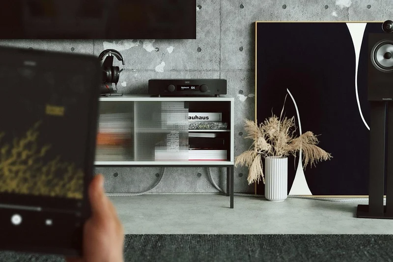 Hegel H95 - Amplificateur stéréo intégré 60W/C, DAC et lecteur réseau de haute qualité