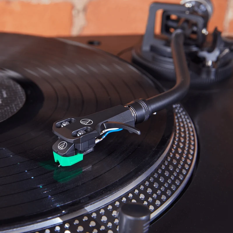 Audio-Technica AT-LP120XUSB – Table Tournante USB à Entraînement Direct pour Numérisation de Vinyles