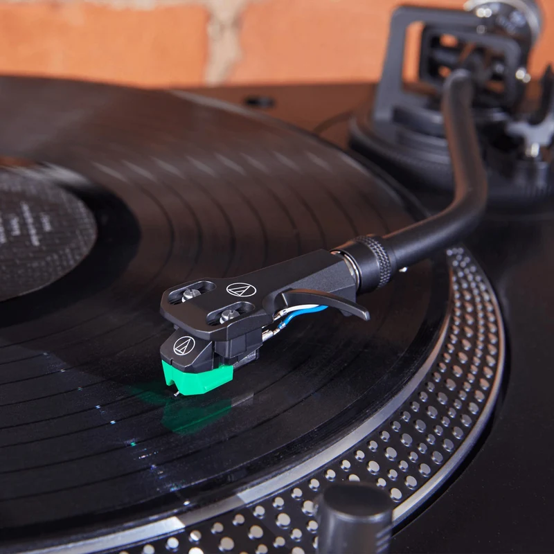 audio-technica AT-VM95E - Cartouche à aimant mobile (Moving Magnet MM) avec cantilever en aluminium