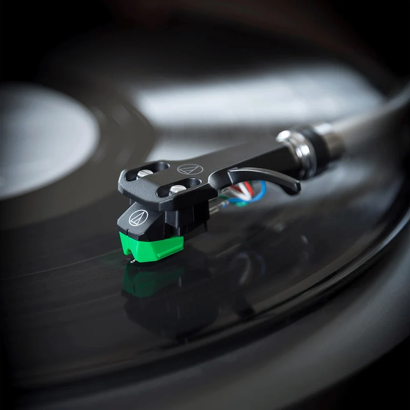 audio-technica AT-VM95E - Cartouche à aimant mobile (Moving Magnet MM) avec cantilever en aluminium