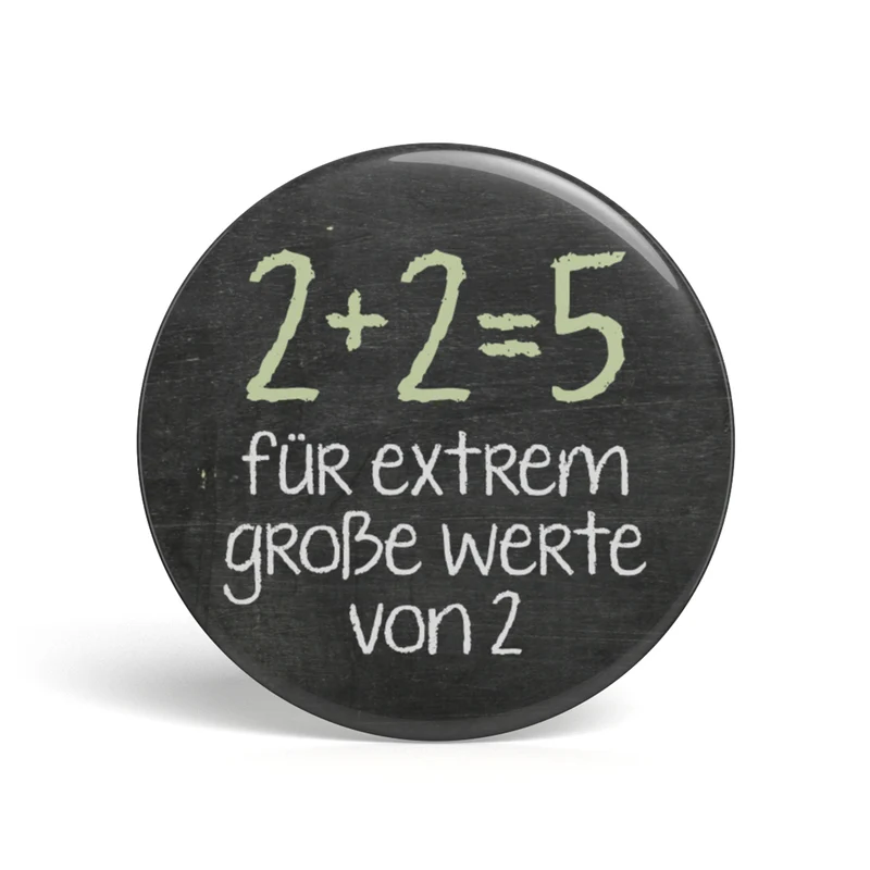 Bouton geek 2 + 2 = 5