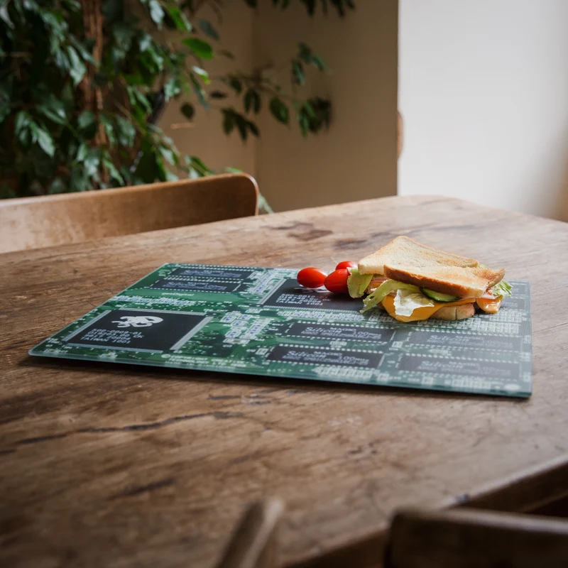 Planche à découper carte graphique