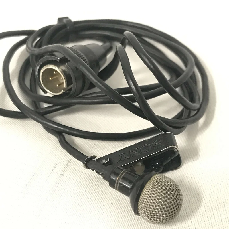 Sony WRR-802 UHF Synthesized Diversity Tuner w/ 2 Lavalier Mic - USED