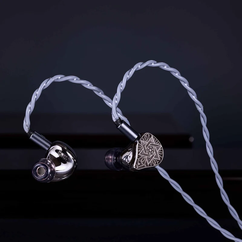 Unique Melody Maven III - Quadbrid High-End IEMs